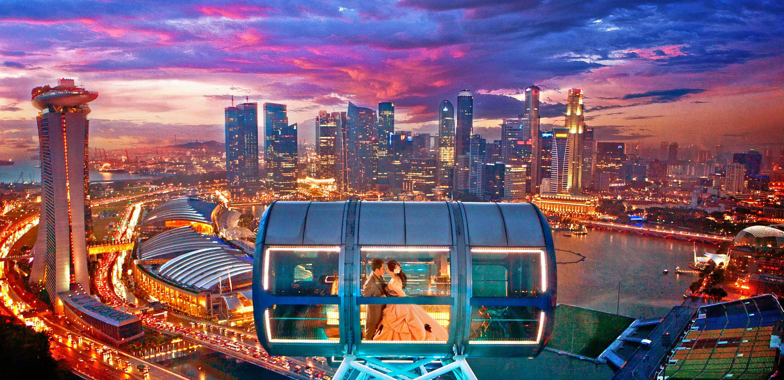 Một vòng quay ngắm cảnh trên Singapore Flyer sẽ đưa bạn lên cao 165 mét so với mặt đất